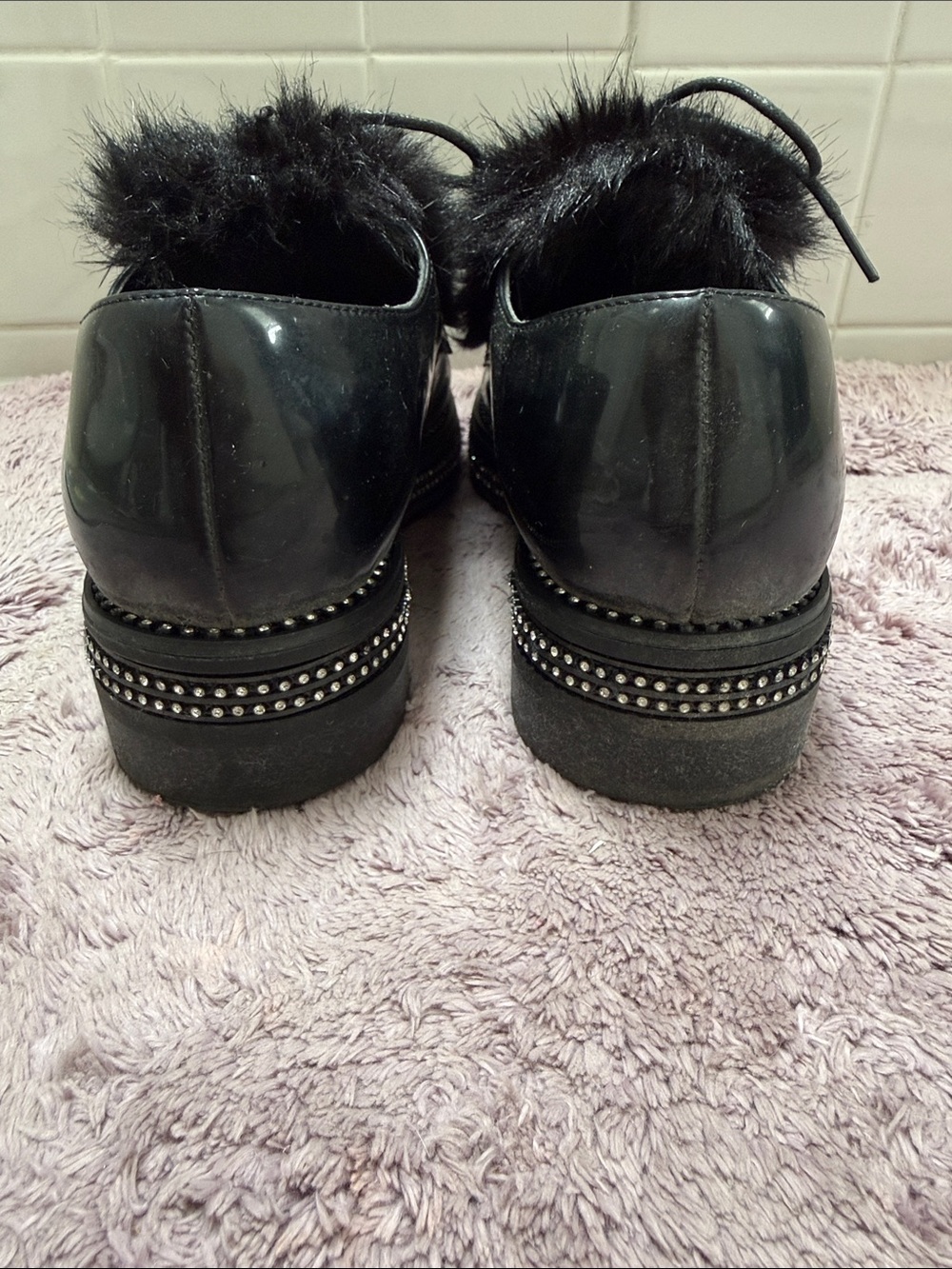 Women’s Black Fur-Trim Patent Leather Dress Shoes - Picture 3 of 6